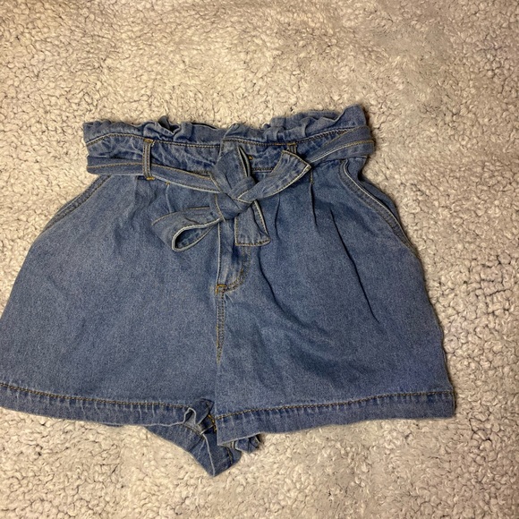 Paper bag shorts - Picture 1 of 3